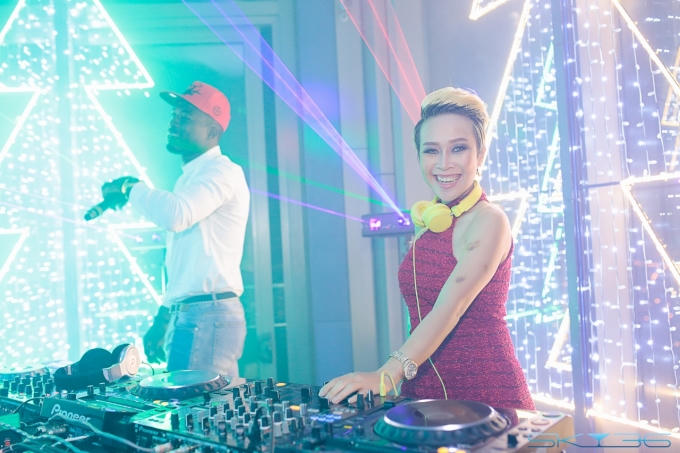 Đếm ngược đón năm mới tại bar cao nhất Việt Nam