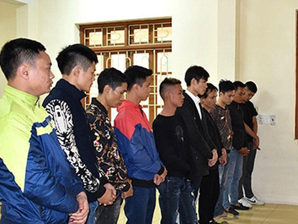 Các thanh niên trong bữa "tiệc ma tuý" tại cơ quan chúc năng.
