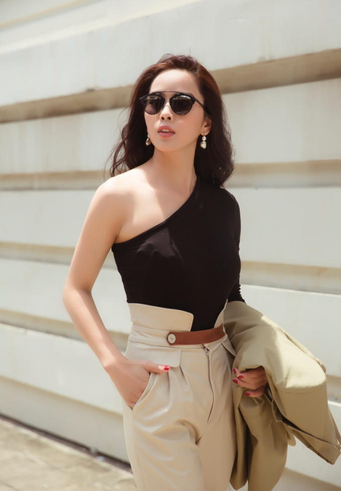 Hình ảnh một nàng hậu xinh đẹp, dịu dàng sang thành
