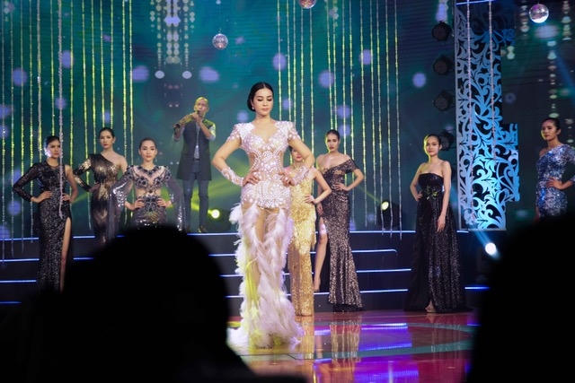 MC Thanh Mai l&agrave;m vedette cho bộ sưu tập thời trang của NTK Tăng Th&agrave;nh C&ocirc;ng