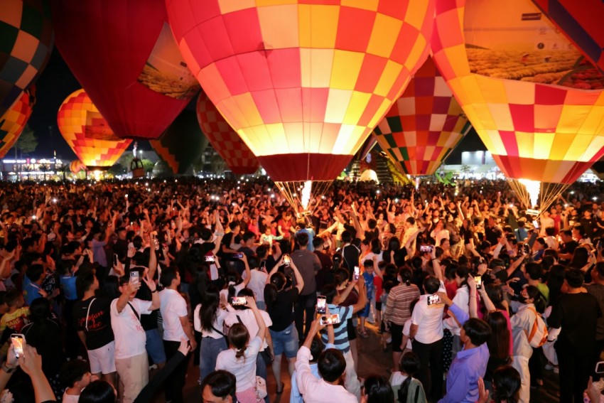 Festival Hoa – Kiểng Sa Đéc lần thứ II, diễn ra từ ngày 27/12/2025 đến ngày 4/1/2026, đã thu hút hơn 738.000 lượt du khách trong nước và quốc tế. Ảnh: Ban Tổ chức Festival