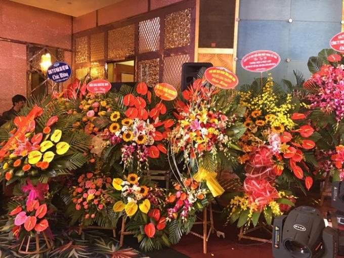 Tạp chí điện tử Thương hiệu và Pháp luật vinh dự được đón nhận rất nhiều lẳng hoa gửi tặng từ các Ủy viên Trung ương Đảng, các tập đoàn doanh nghiệp và các cơ quan thông tấn báo chí.