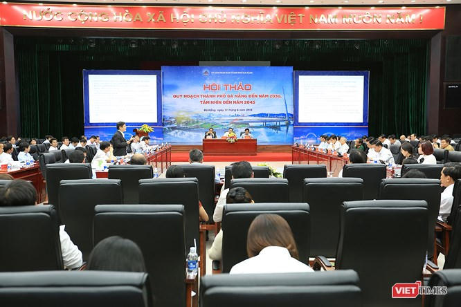 Chiều 11/6, UBND TP Đà Nẵng tổ chức Hội thảo Quy hoạch Đà Nẵng đến năm 2030, tầm nhìn năm 2045 với sự tham dự của nhiều chuyên gia quy hoạch, kinh tế trong và ngoài nước.