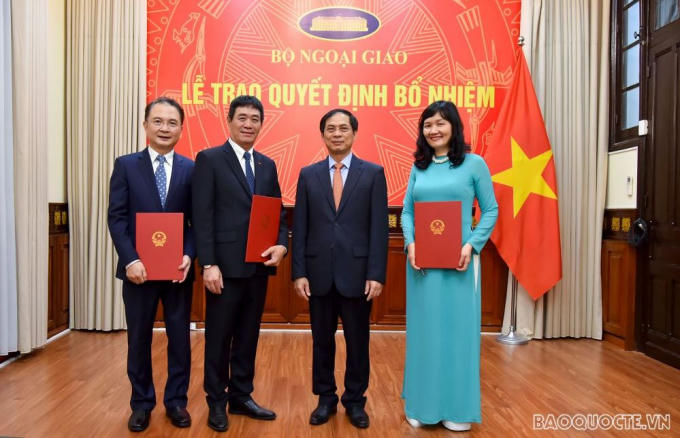 Anh44.