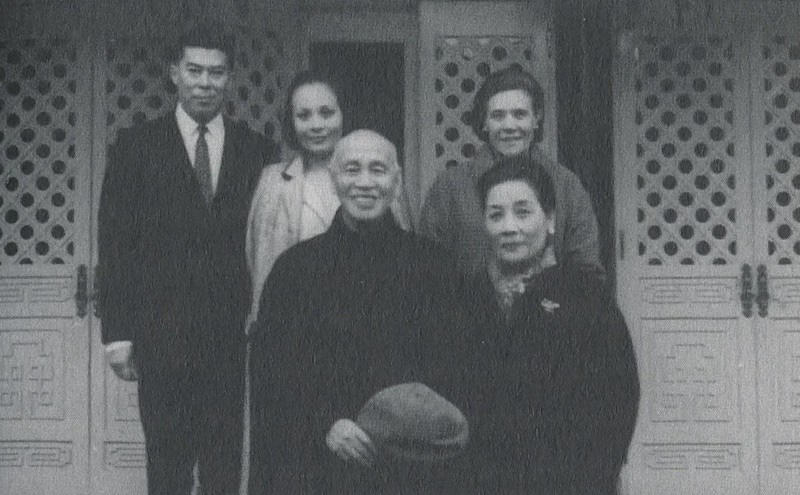 Người vợ bí ẩn đến từ nước Nga của con trai Tưởng Giới Thạch - Ảnh 4.