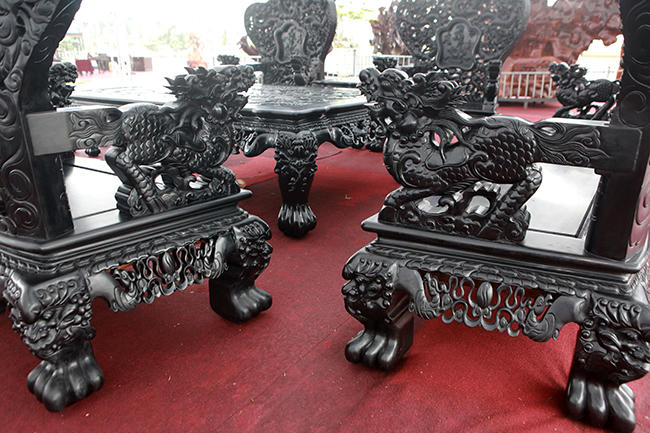 dai gia thanh hoa &amp;quot;vac&amp;quot; bo sieu ban ghe 27 ty di trien lam hinh anh 17