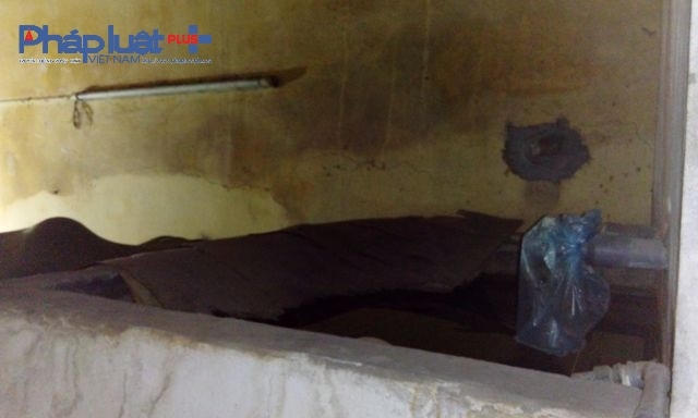 Khu bể chứa nước nhếch nhác, không đảm bảo vệ sinh.