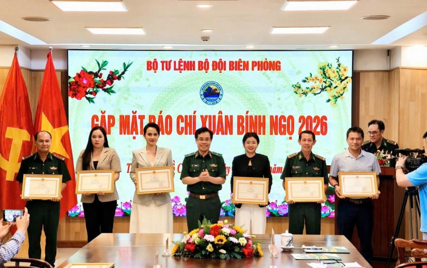 Bộ đội Biên phòng đã tặng bằng khen cho các tổ chức, cá nhân có thành tích xuất sắc trong công tác tuyên truyền Bộ đội Biên phòng năm 2025