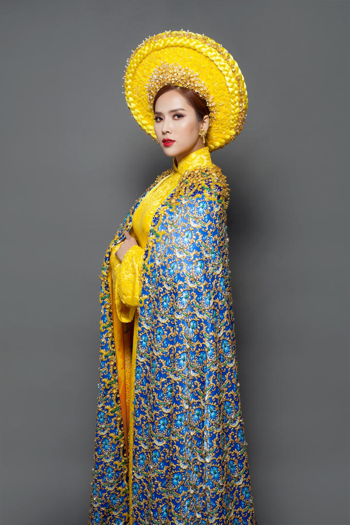 Cận cảnh bộ quốc phục kiêu sa, quyền quý của Bella Mai tại Miss Tourism Universe 2017