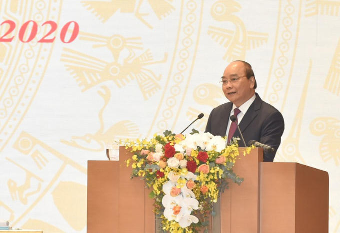 Phát biểu khai mạc Hội nghị, Thủ tướng Nguyễn Xuân Phúc khẳng định, nền kinh tế, đất nước ta đang tiến nhanh về phía trước và chắc chắn dân tộc ta sẽ tiến nhanh hơn nữa về phía trước. Ảnh: VGP