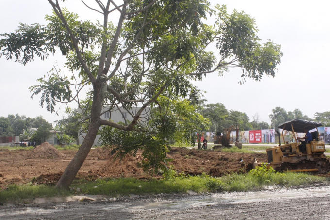 Dự án đang tiến hành san ủi đất làm mặt bằng.