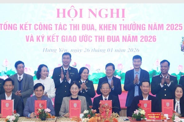 Các đơn vị ký giao ước thi đua năm 2026.