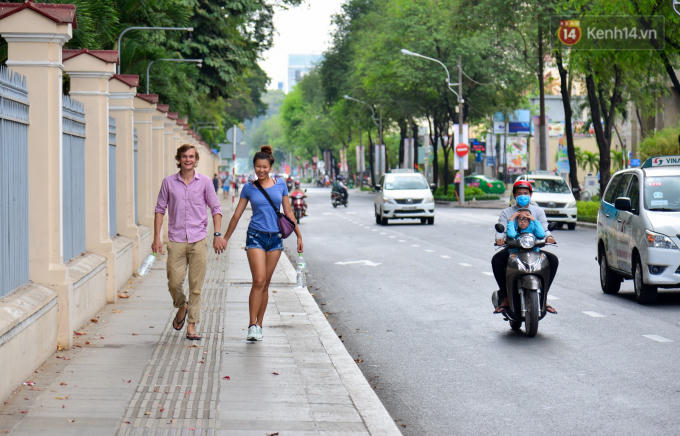 Chùm ảnh: Những ngày này, có một Sài Gòn tĩnh lặng lạ thường khi người dân đã