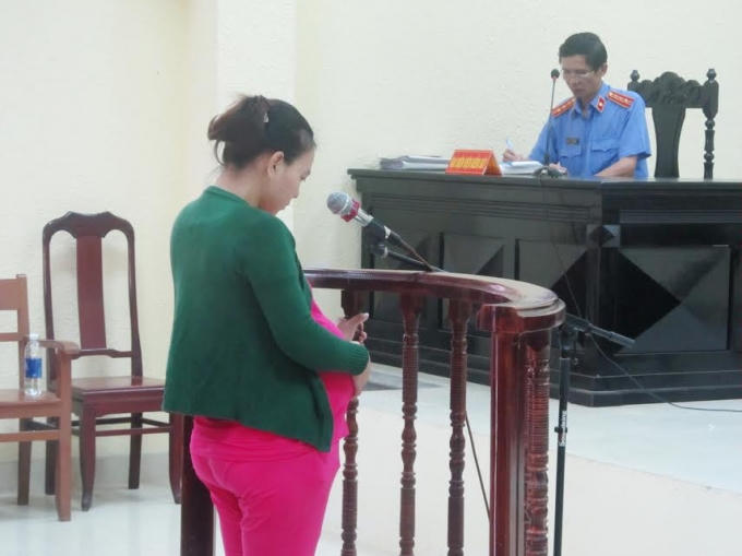 Bị cáo Đặng Thị Trinh vác bụng bầu hơn 8 tháng hầu tòa…