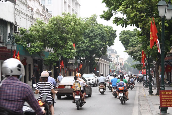 ...trên phố Tràng Thi.