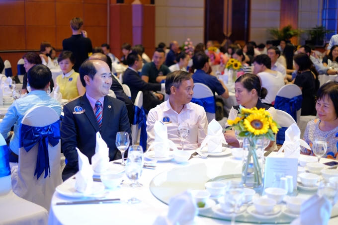 Ông Hồ Quang Minh, Tổng giám đốc Actioncoach Việt Nam giao lưu với hơn 100 chủ doanh nghiệp.