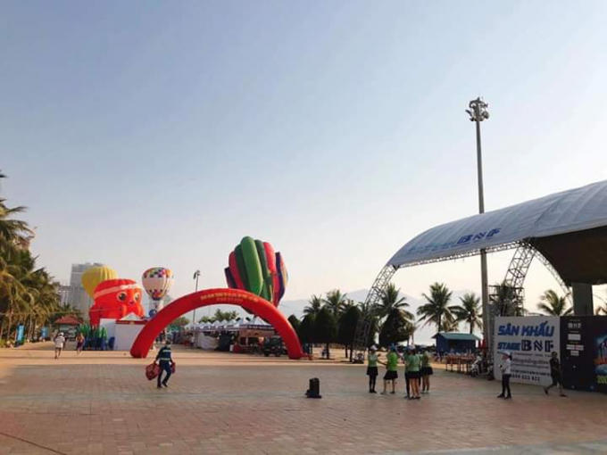 Khai trương mùa du lịch biển Đà Nẵng 2019 là sự kiện do Ban quản lý bán đảo Sơn Trà và các bãi biển du lịch Đà Nẵng tổ chức thường niên vào dịp 30/4 – 1/5, để phục vụ người dân và du khách đến tham quan, vui chơi tại bán đảo Sơn Trà và các bãi biển du lịch tại Đà Nẵng.