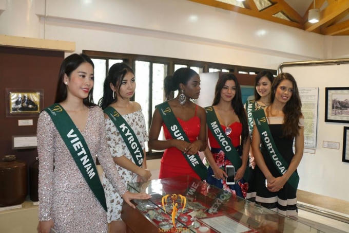 Nam Em (ngoài cùng, bên trái) được đánh giá nằm trong top các gương mặt gây chú ý của cuộc thi năm nay.