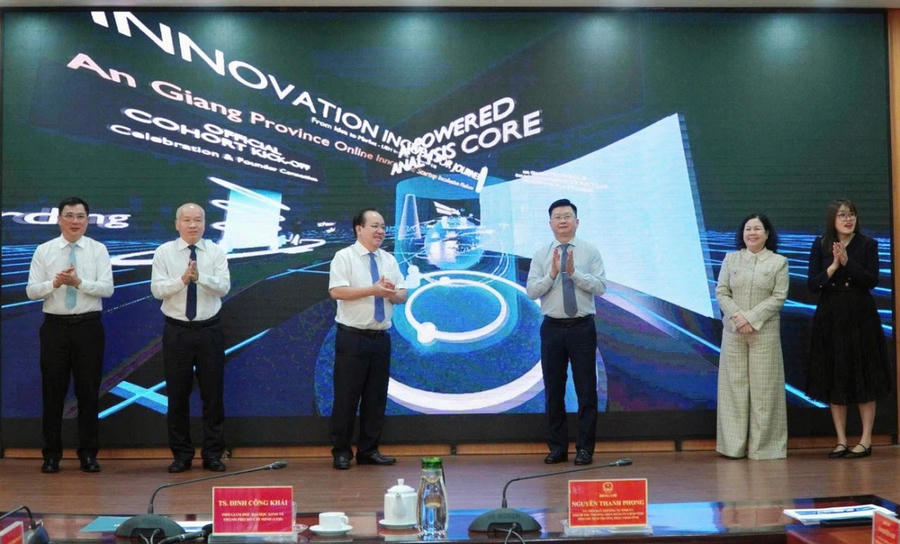 Sở Khoa học và Công nghệ An Giang và Viện Đổi mới sáng tạo (Đại học Kinh tế Thành phố Hồ Chí Minh) bấm nút ra mắt Nền tảng trực tuyến hỗ trợ ươm tạo khởi nghiệp sáng tạo tỉnh An Giang.