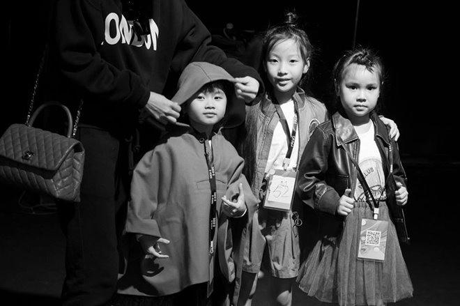 Xu&acirc;n Lan đưa 4 học tr&ograve; nh&iacute; đến Shanghai Fashion Week