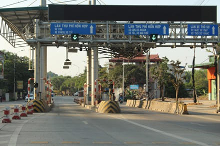 Trạm thu phí BOT Bờ Đậu gồm 3 làn đường.