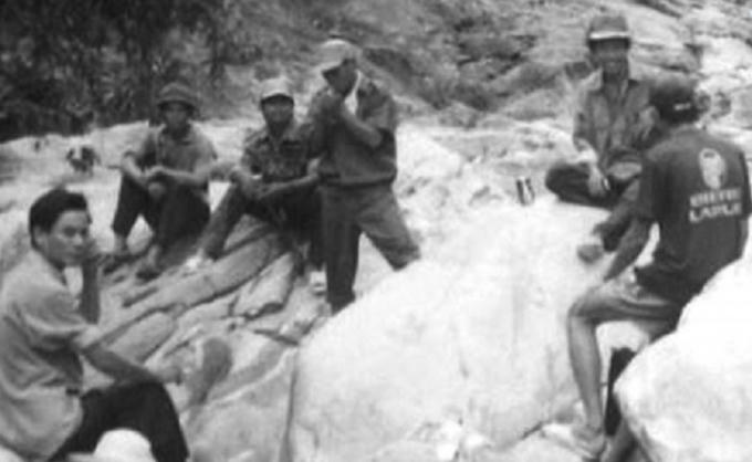 Các trinh sát, điều tra viên trong vai phu vàng, người cõng chuyến để phá án.