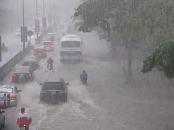 Mưa lớn trên diện rộng ở Trung Bộ (ảnh internet).