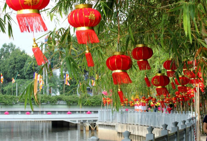 Ch&ugrave;m ảnh kh&ocirc;ng kh&iacute; Phật đản về tr&ecirc;n d&ograve;ng k&ecirc;nh Nhi&ecirc;u Lộc