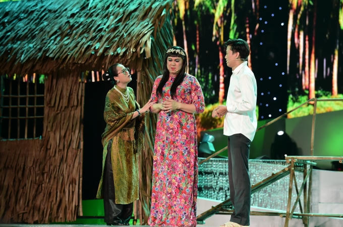 Chí Tài hóa thân thành Phi Nhung phiên bản lỗi. Trước đó Phi Nhung cũng phải thảng thốt khi nhìn thấy phiên bản của mình