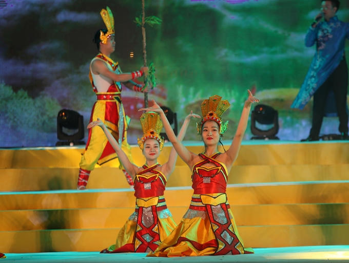 To&agrave;n cảnh Lễ hội d&acirc;n gian đường phố Việt Tr&igrave; năm 2016