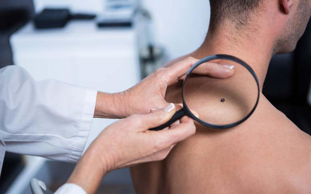 13 dấu hiệu ung thư nam giới kh&ocirc;ng được bỏ qua