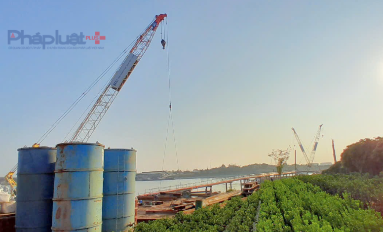 Cầu Mễ Sở không chỉ là cây cầu mới bắc qua sông Hồng mà còn là hạng mục chiến lược, thuộc nhóm 3 cây cầu lớn trên tuyến Vành đai 4 gồm: Mễ Sở, Hồng Hà và Hoài Thượng.