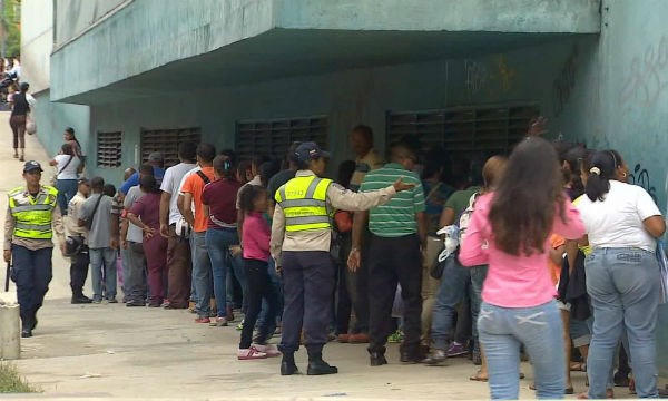 Venezuela đang đứng trước nguy cơ có thể vỡ nợ.