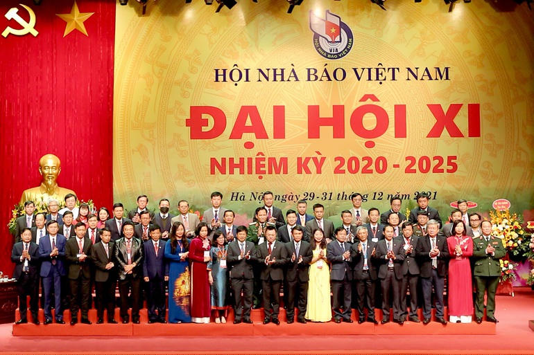 Ra mắt Ban Chấp hành Hội Nhà báo Việt Nam khóa XI (Ảnh: Ngô Nhung).