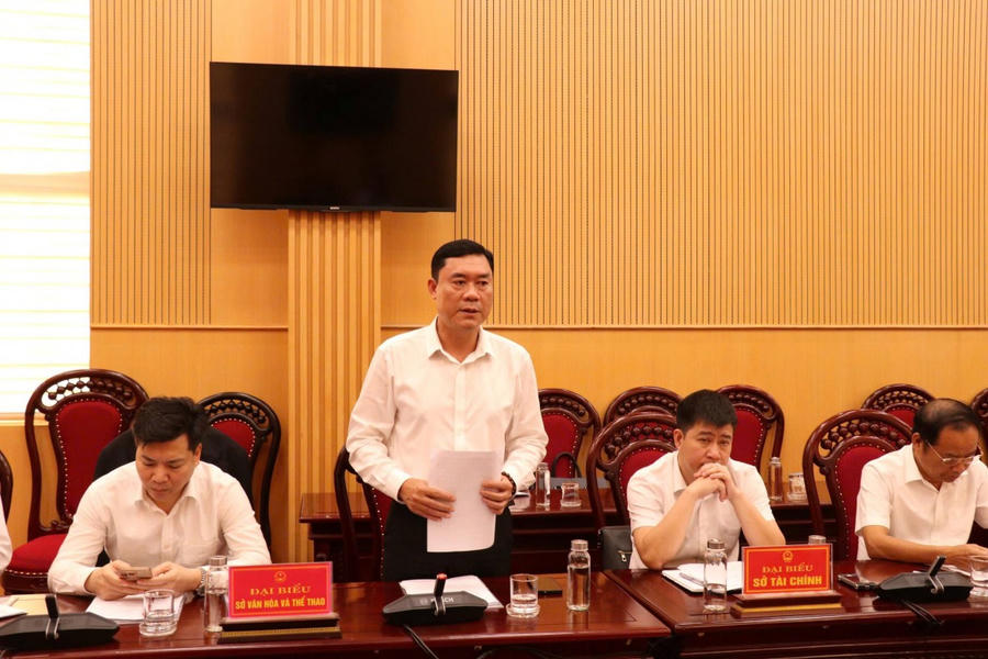 Lãnh đạo Sở Văn hóa và Thể thao báo cáo tiến độ triển khai Lễ hội Hoa Lư năm 2026.