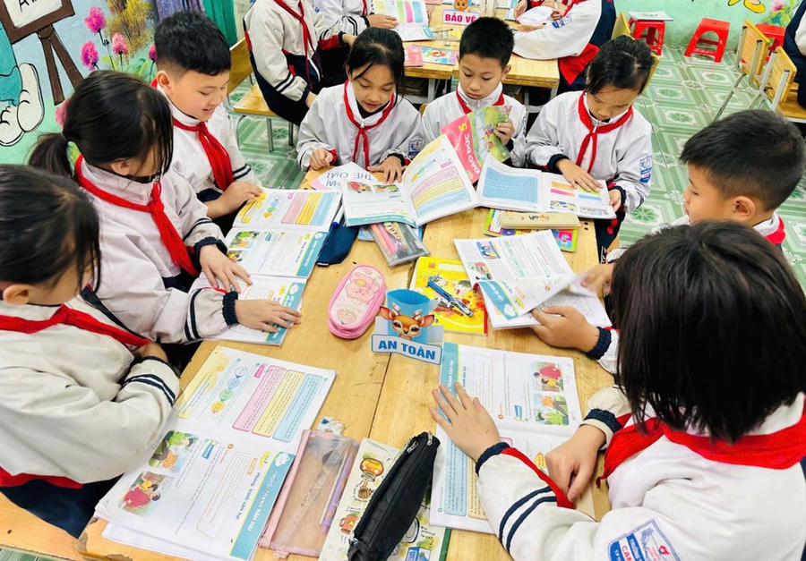 Việc sử dụng thống nhất một bộ SGK sẽ tạo sự công bằng giáo dục.