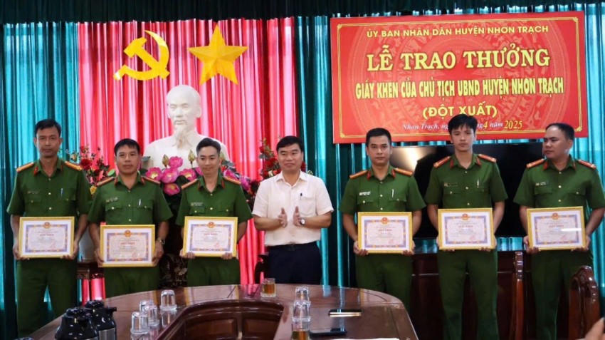 Công an xã Đại Phước đã nhanh chóng ổn định tổ chức, triển khai đồng bộ các biện pháp nghiệp vụ, lập nhiều thành tích nổi bật trong công tác đấu tranh phòng, chống tội phạm, góp phần giữ vững cuộc sống bình yên cho nhân dân.