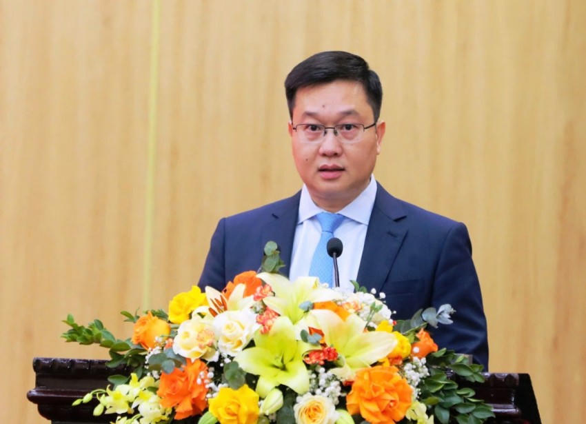 Tân Phó Bí thư tỉnh uỷ Ninh Bình phát biểu tại hội nghị.