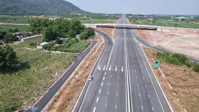 Nút giao thuộc dự án thành phần 3 cao tốc Biên Hòa – Vũng Tàu đã gần hoàn thiện. Ảnh: Khánh Nam.