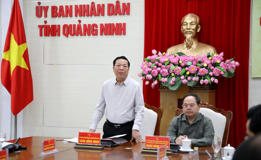 Bộ trưởng Bộ Xây dựng Trần Hồng Minh phát biểu tại buổi làm việc với tỉnh Quảng Ninh.