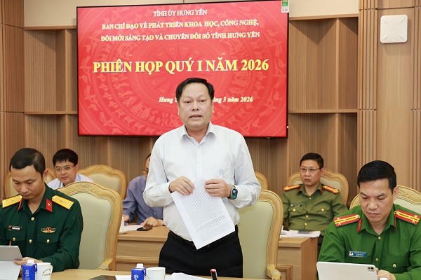 Các đại biểu thảo luận tại phiên họp.