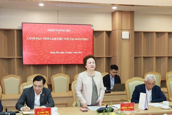 Bà Nguyễn Thị Nga, Chủ tịch Tập đoàn BRG phát biểu tại buổi làm việc.
