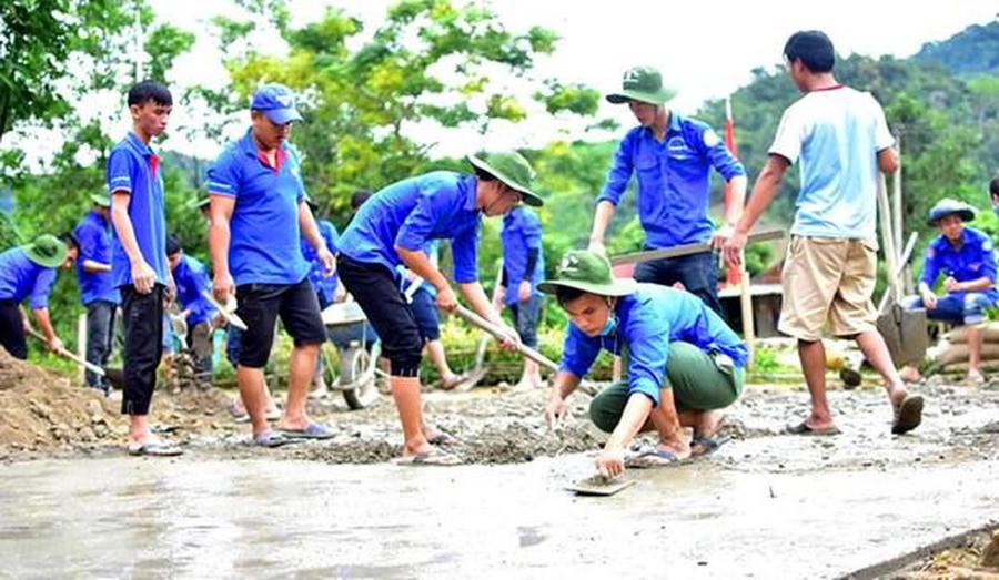 Khi lý tưởng được đặt trong khuôn khổ pháp luật và chuẩn mực xã hội, thanh niên sẽ trở thành lực lượng tiên phong bảo vệ trật tự, kỷ cương, góp phần giữ gìn môi trường sống lành mạnh. (Ảnh: Tỉnh đoàn Hà Tĩnh)