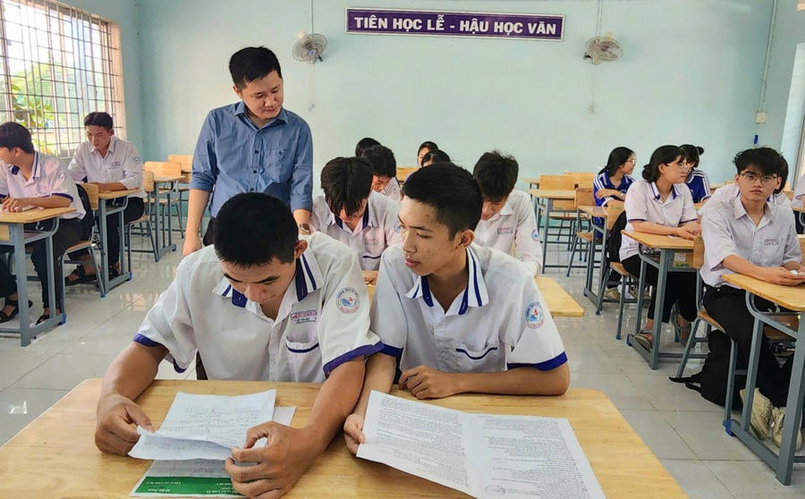 Chương trình giáo dục phổ thông mới được xây dựng theo định hướng phát triển phẩm chất và năng lực của học sinh.