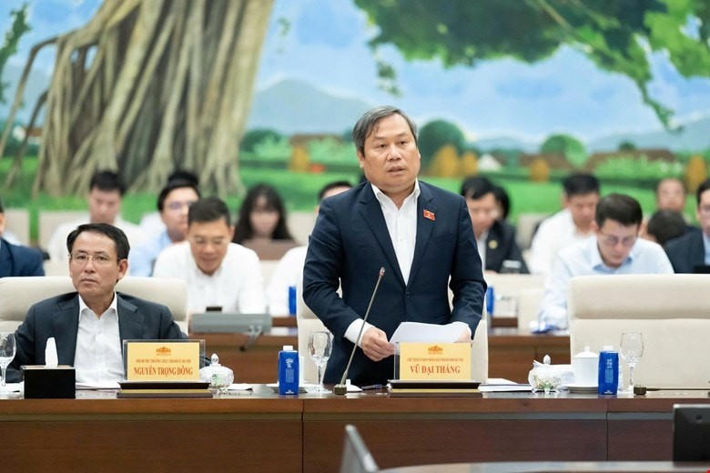 Ủy viên Trung ương Đảng, Phó Bí thư Thành ủy, Chủ tịch UBND thành phố Hà Nội Vũ Đại Thắng phát biểu tại Phiên họp.