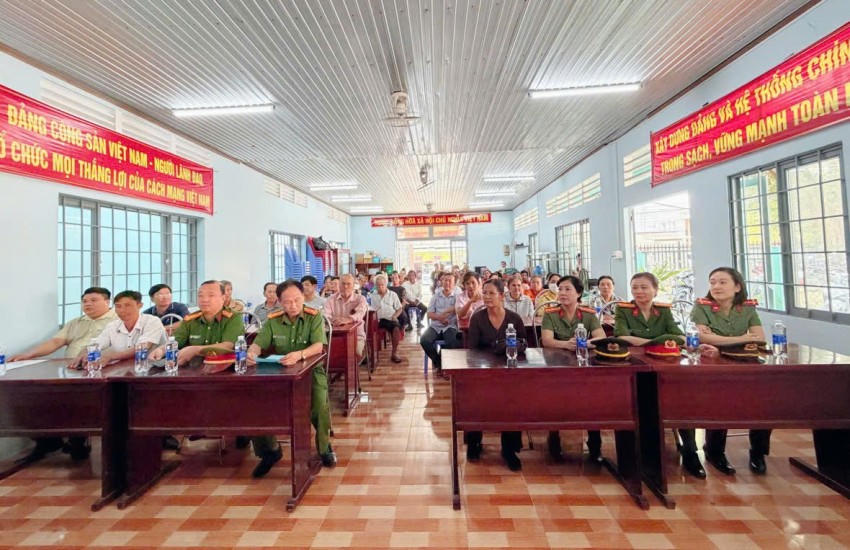 Phát huy sức mạnh toàn dân trong bảo vệ an ninh Tổ quốc.