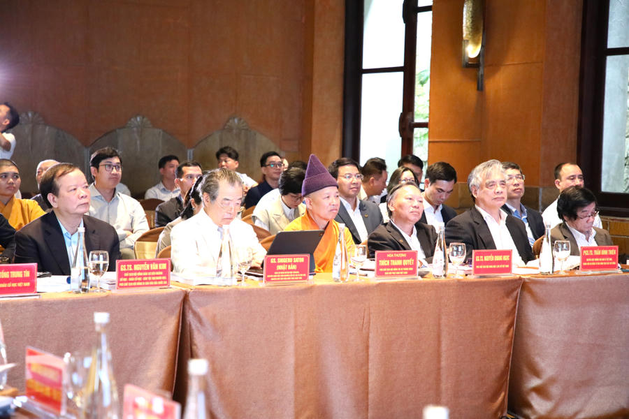 Các nhà khoa học, chuyên gia hàng đầu trong và ngoài nước tham dự hội nghị.