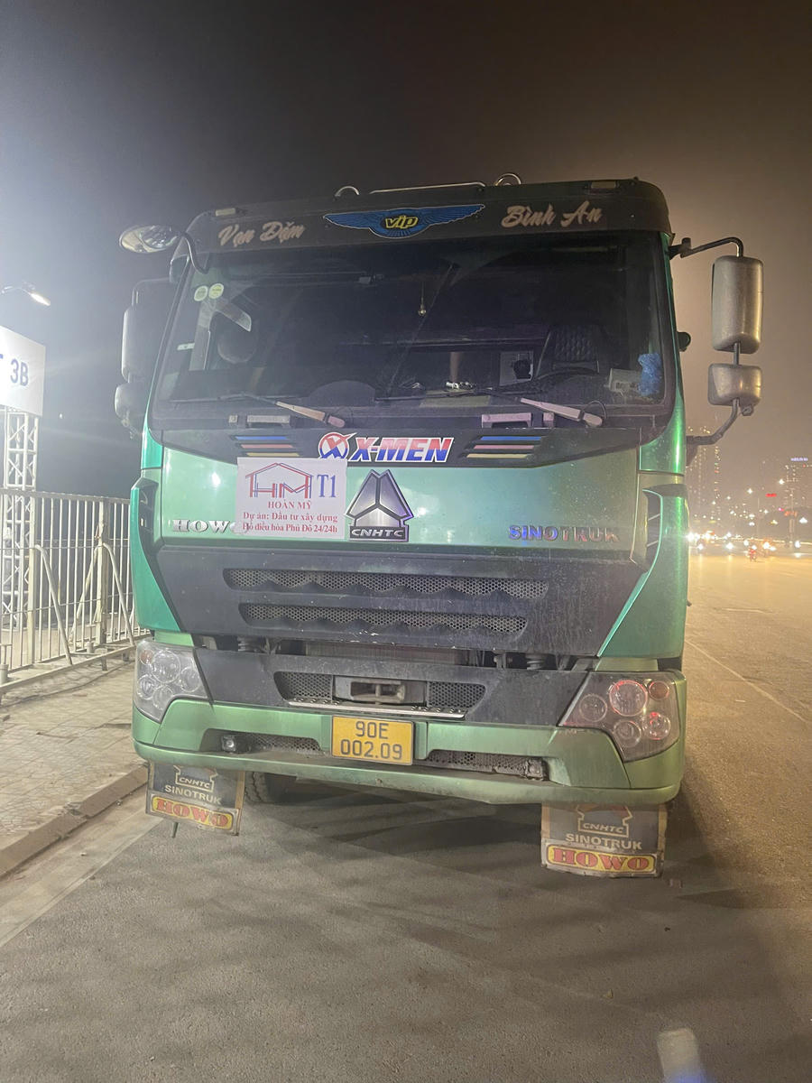 Xe vi phạm bị lực lượng chức năng xử lý.