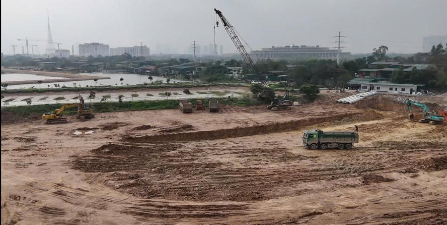 Công trường Dự án hồ điều hoà Phú Đô.