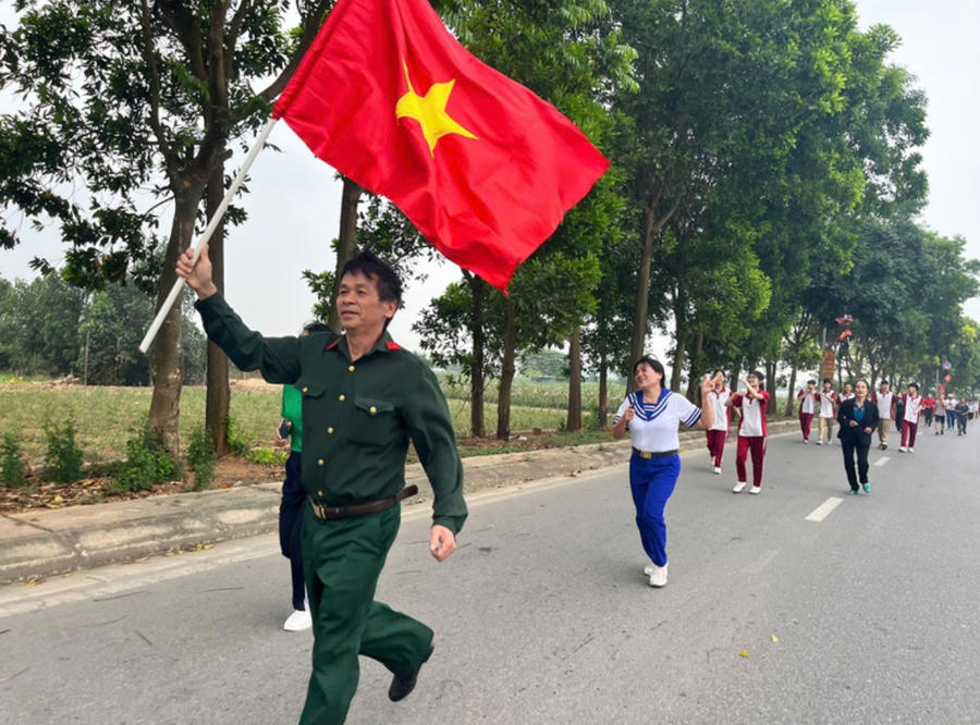 Các tầng lớp Nhân dân và học sinh tham gia ngày chạy Olympic năm 2026